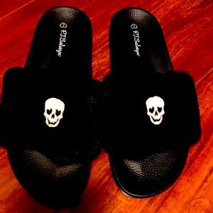 P. J Salvage slide size 9-10